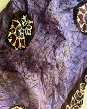 Load image into Gallery viewer, Seidentuch Purple Mokka Silk Nahaufnahme
